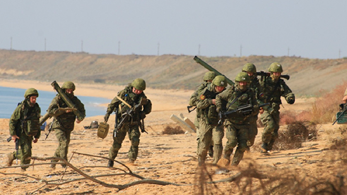В оккупированном Крыму российские морские пехотинцы начали стрелковые учения